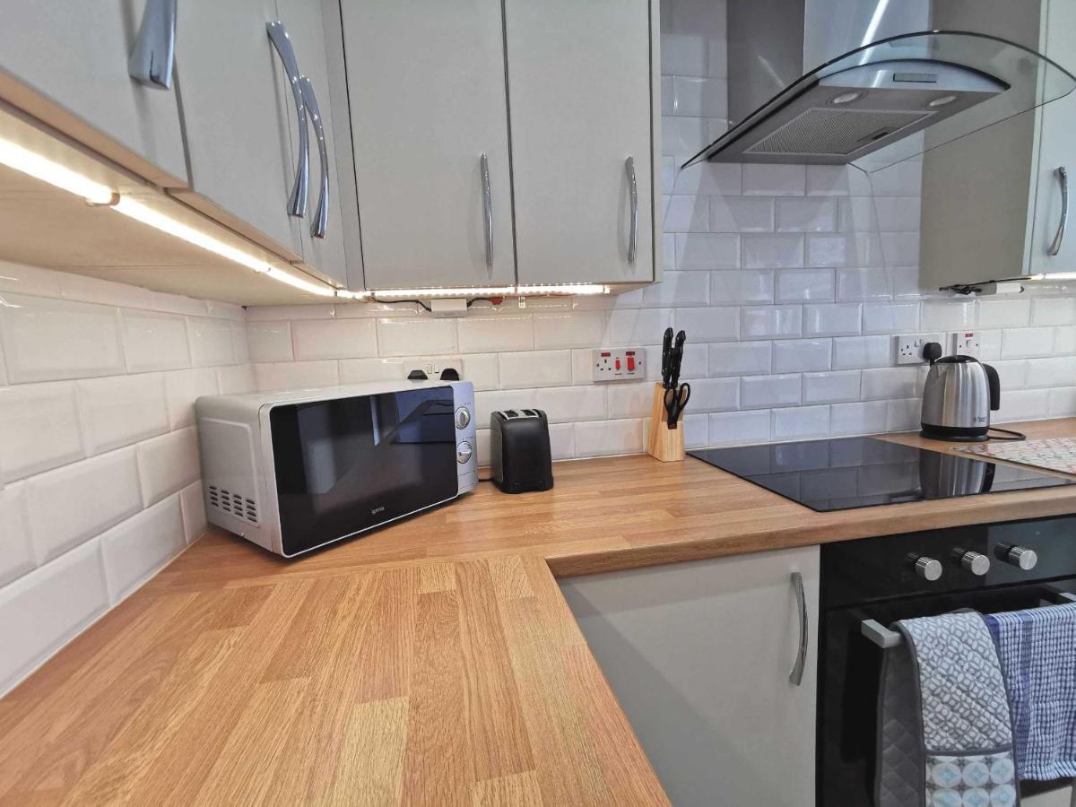 Large Green Garden, 4 Bedrooms, Sleeps 8 Swansea Esterno foto