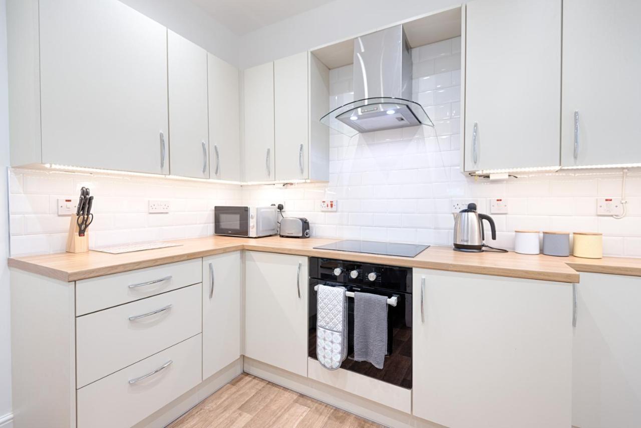 Large Green Garden, 4 Bedrooms, Sleeps 8 Swansea Esterno foto