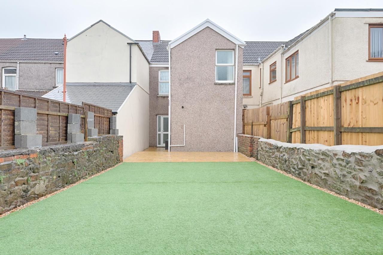 Large Green Garden, 4 Bedrooms, Sleeps 8 Swansea Esterno foto