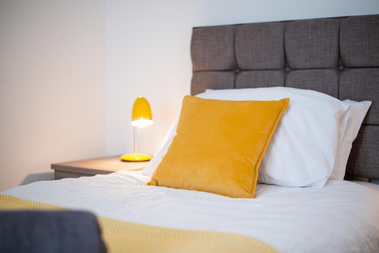 Large Green Garden, 4 Bedrooms, Sleeps 8 Swansea Esterno foto