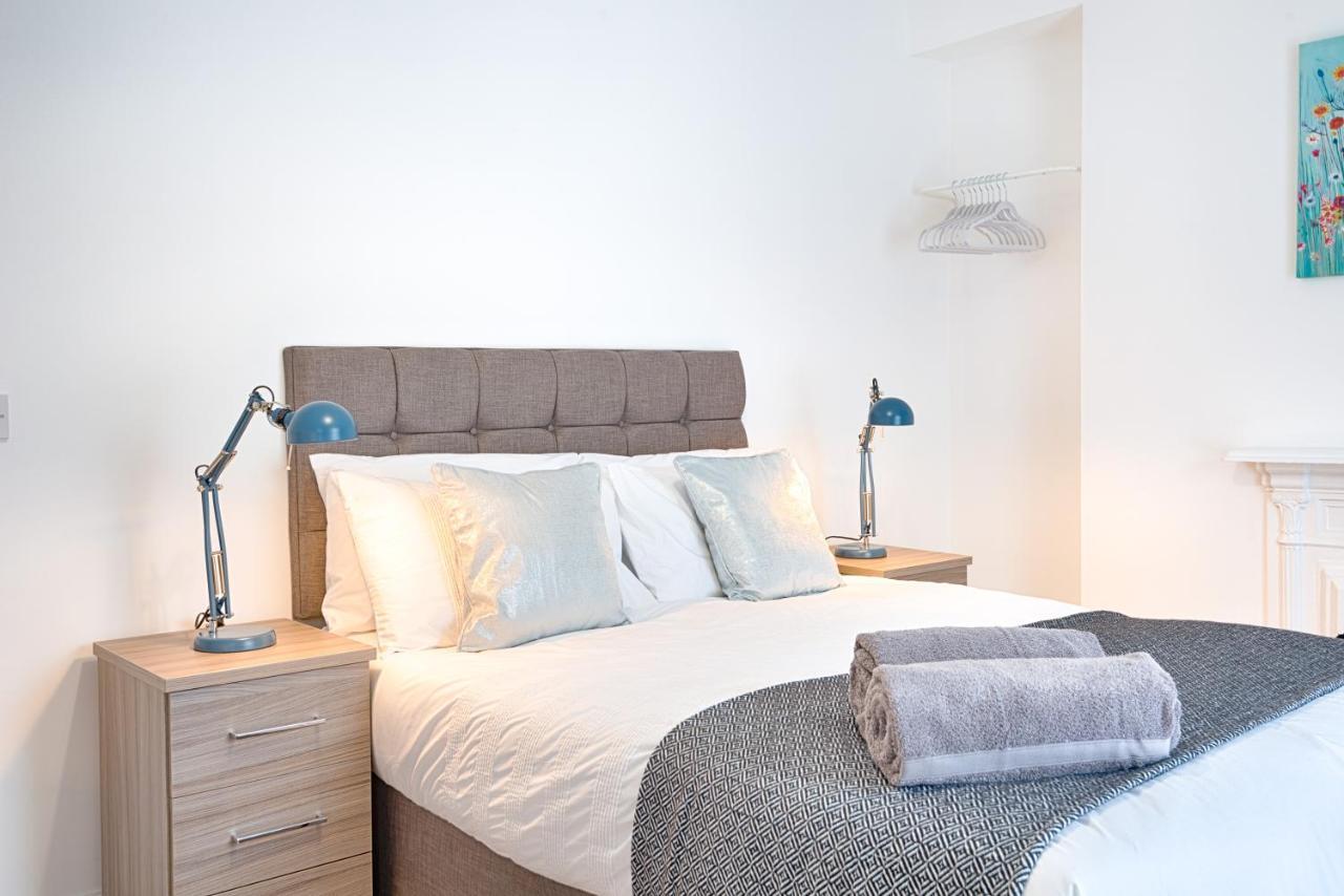 Large Green Garden, 4 Bedrooms, Sleeps 8 Swansea Esterno foto