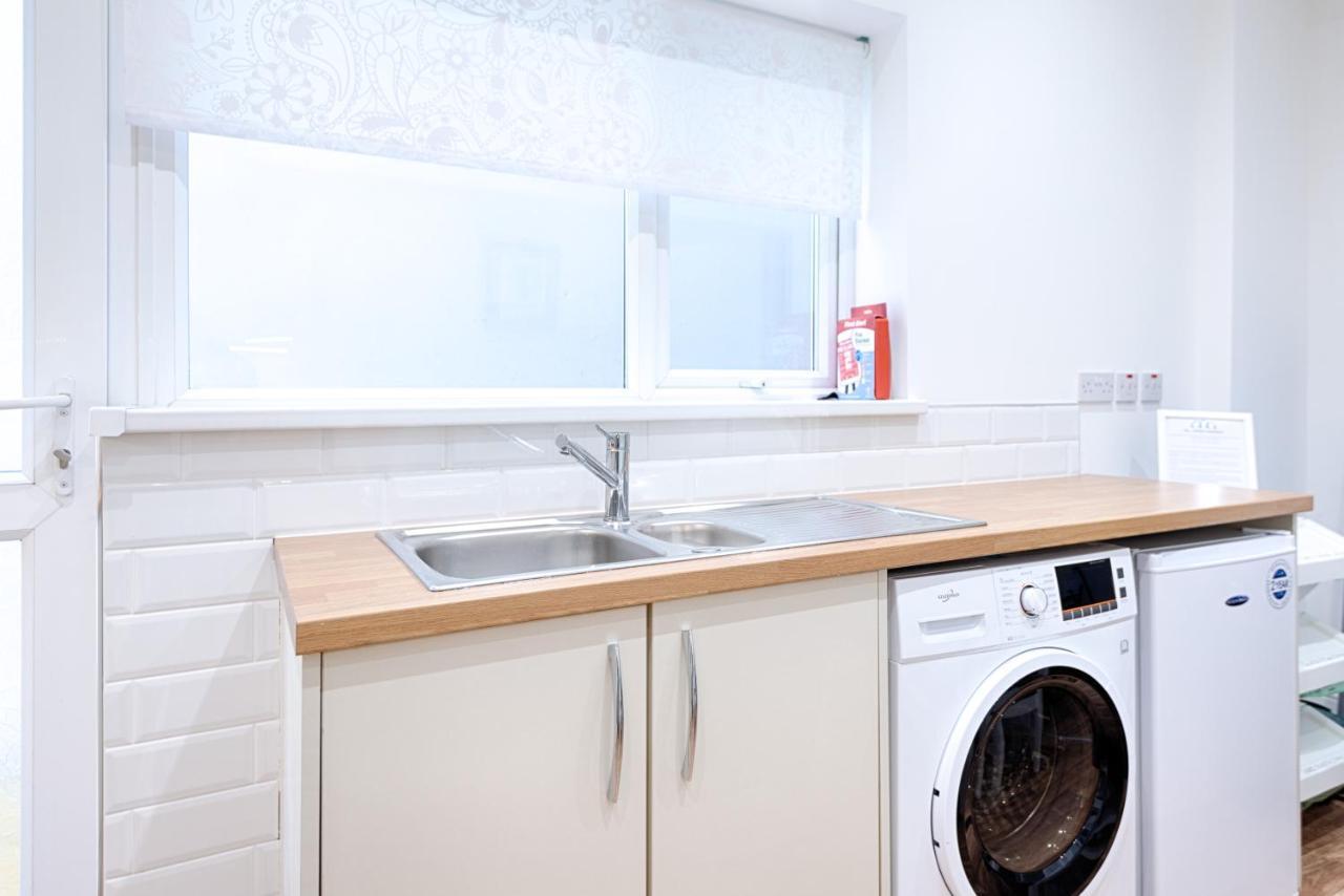 Large Green Garden, 4 Bedrooms, Sleeps 8 Swansea Esterno foto