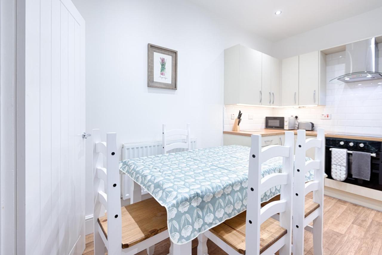 Large Green Garden, 4 Bedrooms, Sleeps 8 Swansea Esterno foto
