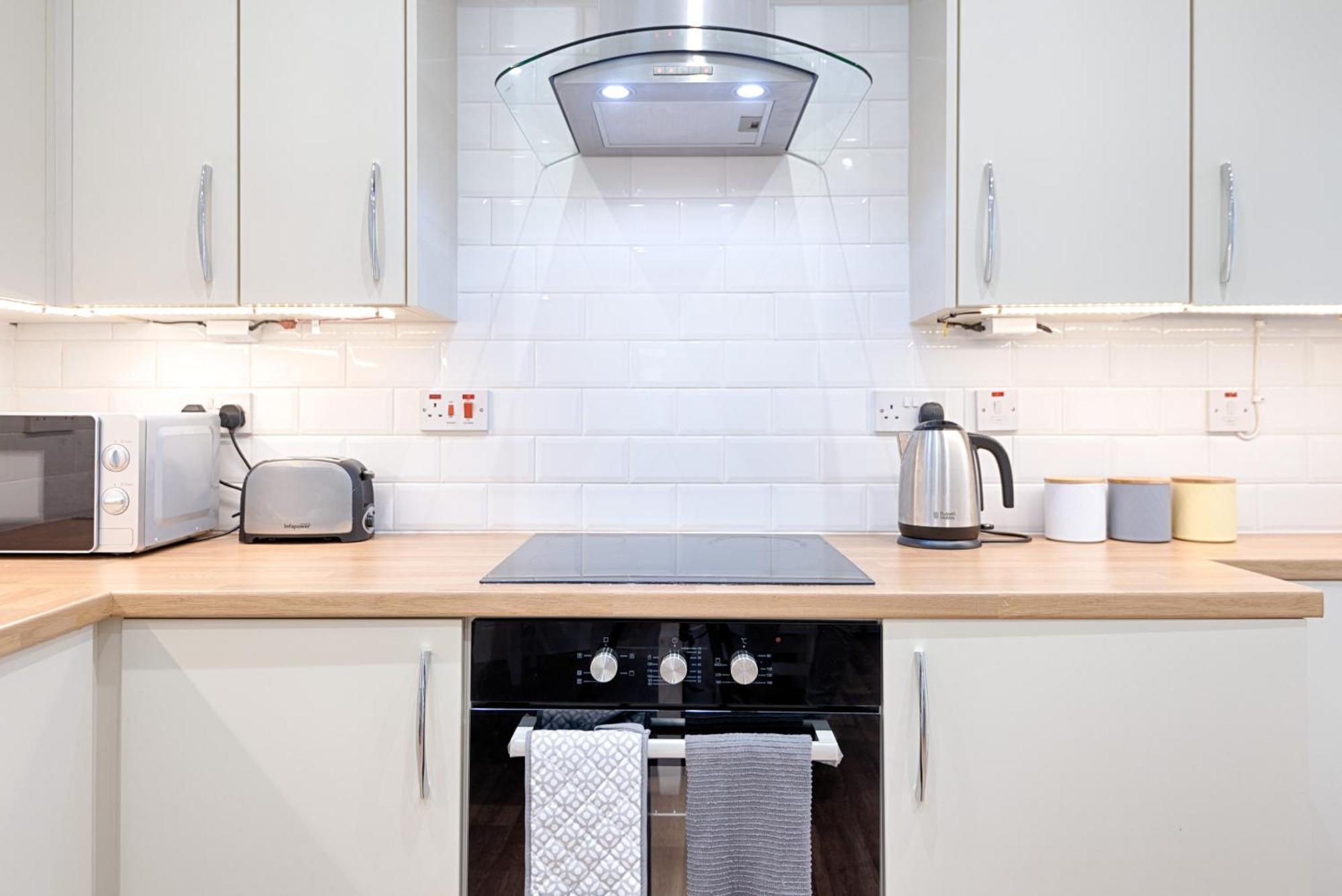 Large Green Garden, 4 Bedrooms, Sleeps 8 Swansea Esterno foto